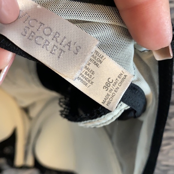 VS sexy intimate wear with thigh high snaps - Picture 6 of 6